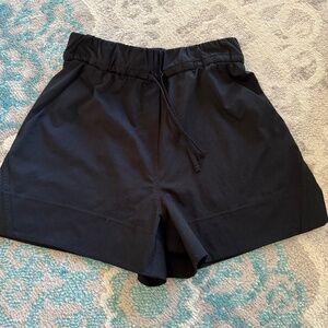 Lululemon Cinchable Waist High-Rise Woven Short 3.5"
